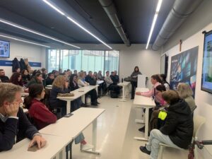 AUniversal3 Los alumnos del Máster con los alumnos del Título Propio de Consultor de Apoyo en Accesibilidad Universal